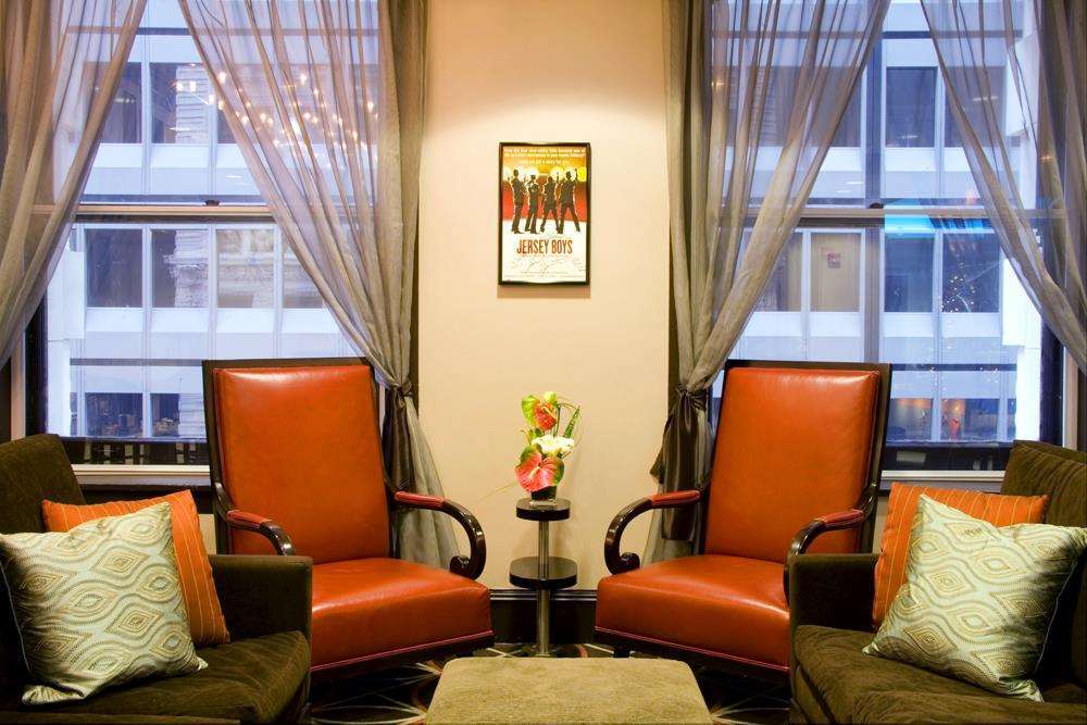 Hampton Inn Majestic Chicago Theatre District Interior photo